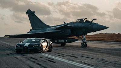 Momen Adu Drag Bugatti Chiron vs Jet Tempur Incaran Prabowo