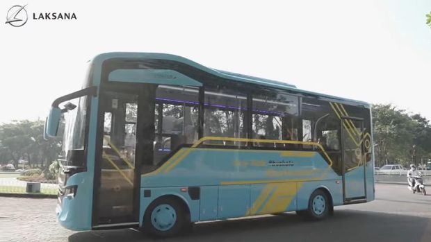 Bus medium terbaru Laksana Nucleus 5