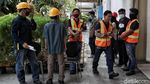 Cegah Corona, Buruh Pabrik yang Balik dari Mudik Diswab Antigen