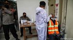 Cegah Corona, Buruh Pabrik yang Balik dari Mudik Diswab Antigen