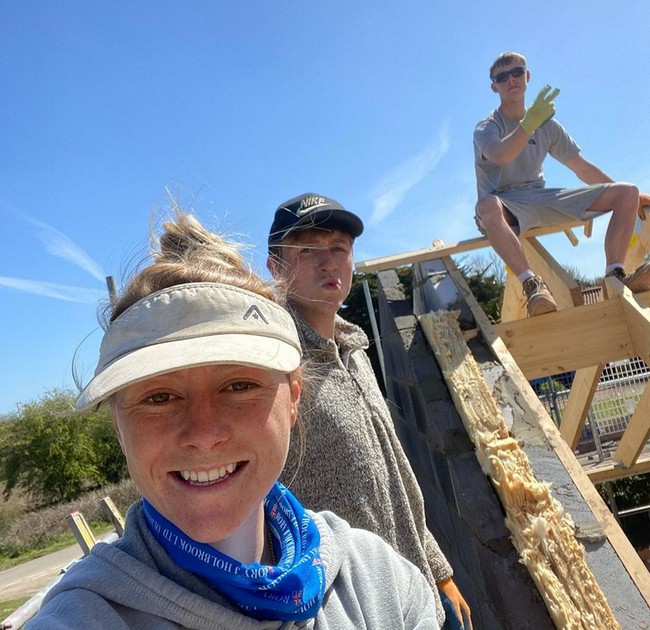 Darcie sering mendapatkan komentar dari pria dan wanita yang mengatakan bahwa mereka terinspirasi dengan bidang pekerjaannya yang biasa dilakukan oleh laki-laki itu. Foto: Instagram