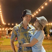 Belum jadi apa-apanya saja aku dipeluk, dikelonin, disayang-sayang, katanya. Namun, lanjut Nikita, tidak terjadi sesuatu antara dirinya dan Dimas, mengingat ketika itu ada rekan mereka yang ikut tidur bersama. (Foto: Instagram)