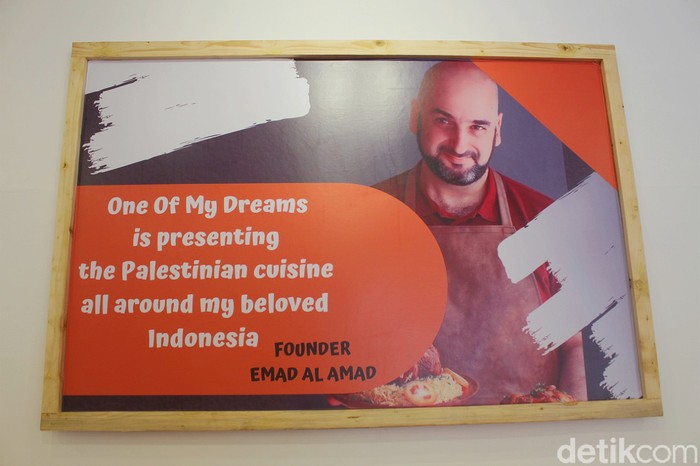 Emado's Shawarma Emado's Shawarma: Puas Makan 1 Ekor Ayam Panggang Palestina yang Empuk Juicy