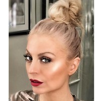 Aku memilih untuk membiarkan niat dan minatku mendefinisikan siapa aku bukan genderku. Selain itu, performamu adalah apa yang orang-orang akhirnya lihat dan ketika kamu (benar-benar) perform orang-orang akan diam, kata Evy. Foto: Instagram @evypampouras