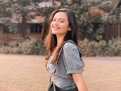 8 Foto Cantik Femilia Sinukaban yang Digosipkan Dekat dengan Billy Syahputra