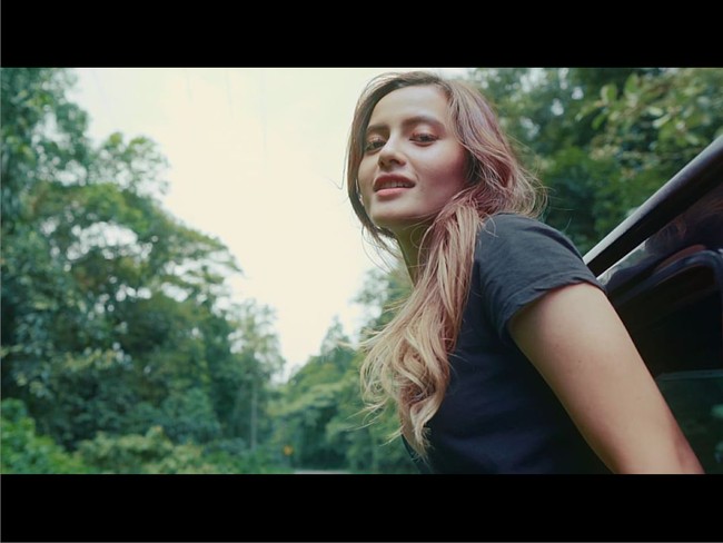 Memiliki suara merdu dan paras yang cantik mempuat Femilia berhasil mencuri perhatian banyak orang. Tak heran jika banyak kaum adam yang mengidolakannya. Foto: Instagram/@femiliasinukaban