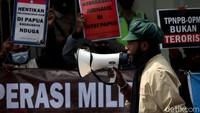 Dalam aksi unjuk rasa itu Koordinator Aksi Pilamo mengatakan, pihaknya perlu menyampaikan kepada rakyat Indonesia dan negara bahwa rakyat Papua hari ini tidak baik-baik saja. Ia menyebut apa yang dialami warga Palestina saat ini juga tengah dialami oleh warga Papua.