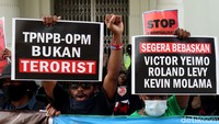 Selain itu, pihaknya juga menuntut negara untuk segera hentikan kekerasan militer. Cabut label terorisme yang dilabeli kepada TPNPB.
