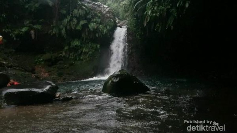 Ini Curug Pangeran, yang Segar-segar Masih dari Bogor Ini Curug Pangeran, yang Segar-segar Masih dari Bogor