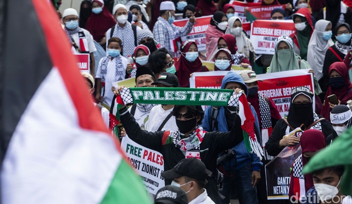 Israel dan Hamas sepakat untuk melakukan gencatan senjata. Meski telah melakukan gencatan senjata, aksi bela Palestina masih bergaung di sejumlah daerah RI.