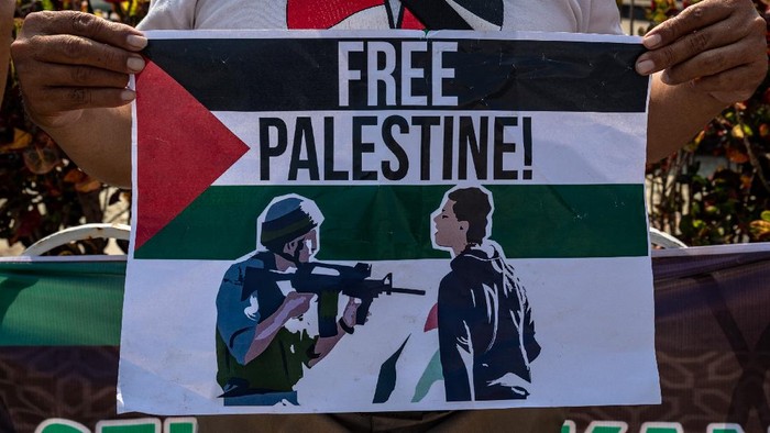 Israel-Hamas Gencatan Senjata, Aksi Bela Palestina Masih Bergema di RI Israel dan Hamas sepakat untuk melakukan gencatan senjata. Meski telah melakukan gencatan senjata, aksi bela Palestina masih bergaung di sejumlah daerah RI.