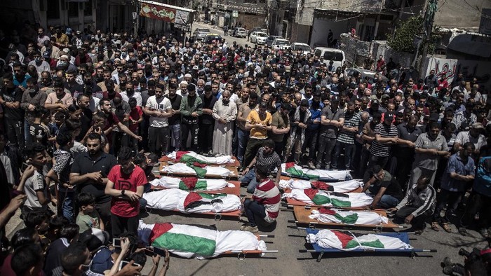 Israel-Hamas Gencatan Senjata Israel dan Hamas mengumumkan gencatan senjata. Gencatan senjata dilakukan demi mengakhiri pertempuran selama kurang lebih 11 hari.