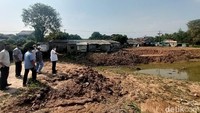 Normalisasi Kali Cikalapa dilakukan sebagai upaya antisipasi terjadinya banjir di kawasan Desa Wadas, Kecamatan Telukjambe Timur, Karawang, Jawa Barat.