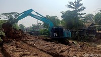 Diketahui, proyek normalisasi ini dibagi menjadi beberapa zonasi. Proyek normalisasi ini pun dibantu oleh anggaran konsorsium dari beberapa kawasan industri di Karawang.
