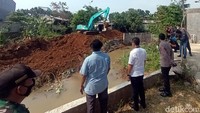 Saat meninjau proyek normalisasi, Wakil Bupati Karawang, Aep Syaepuloh mengatakan pengerjaan normalisasi ini sudah 70 persen. Adapun pengerjaan lainnya, seperti naturalisasi, dan pembuatan embung.  