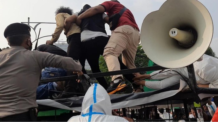 Langgar Aturan Massa Aksi Bela Palestina Beratribut HMI Diaman Petugas