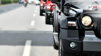 Kalau bicara harga, mobil ini dijual direntang harga Rs 12.10 lakh sampai Rs 14.15 lakh atau sekitar Rp 238 jutaan hingga Rp 285 jutaan di India. Memang kalau dari segi banderol mobil ini lebih miring dari Jeep Wrangler 2.0 turbo. Foto: Mahindra