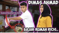 Punya banyak konten video YouTube yang seru. Ria paling sering nih buat video makan hingga masak-masak. Ini aksinya saat menunggu bakso buatan Dimas Ahmad. Foto: Rumah Ria Ricis
