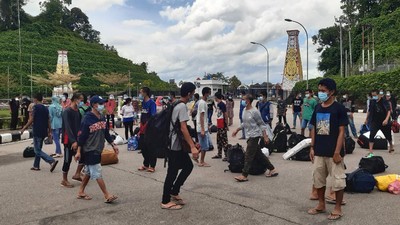 Foto: Malaysia Deportasi Pekerja Migran RI