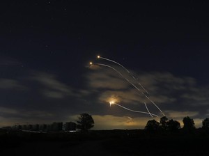 Memanas, Israel Gempur Jalur Gaza Usai Diserang Roket
