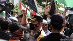 Momen Polisi-TNI Bubarkan Massa Aksi Bela Palestina di Solo