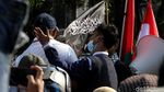 Momen Polisi-TNI Bubarkan Massa Aksi Bela Palestina di Solo