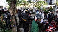 Untuk selanjutnya, polisi akan memanggil korlap untuk dimintai keterangan. Terkait adanya peserta aksi yang diamankan, Ade Safri mengaku masih berkonsolidasi.  
