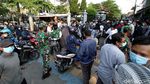 Momen Polisi-TNI Bubarkan Massa Aksi Bela Palestina di Solo