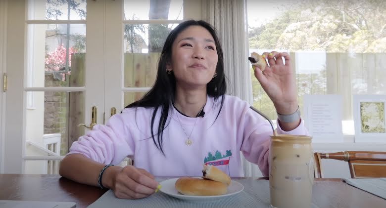 Penggemar BTS Cicipi Makanan Favorit Idolanya