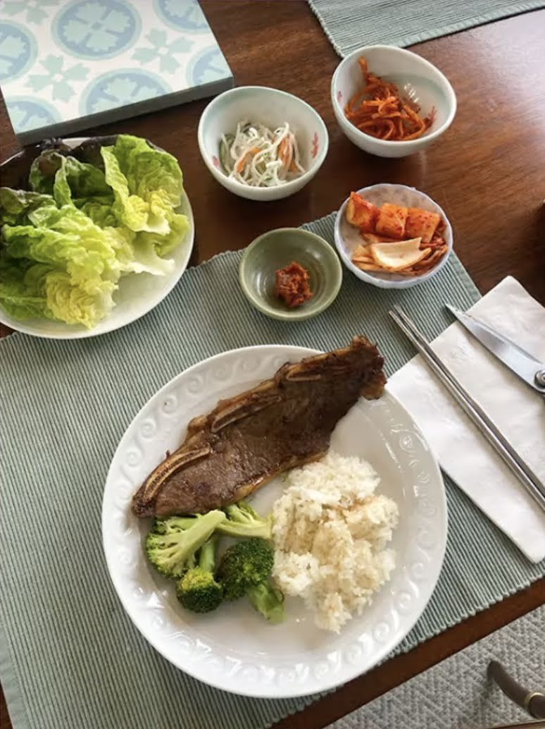 Penggemar BTS Cicipi Makanan Favorit Idolanya