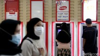 Diketahui, Bank BUMN atau Himbara akan mengenakan biaya transaksi di ATM Link mulai 1 Juni 2021.  