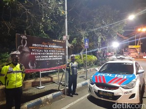 Cara Unik Polisi Jombang Ingatkan Bahaya COVID-19, Pampang Imbauan Horor