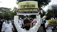 Pemberlakuan gencatan senjata dimulai sejak Jumat dini hari waktu setempat. Pertempuran dari kedua pihak telah menewaskan lebih dari 240 orang, sebagian besar merupakan warga Gaza, Palestina.