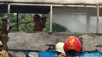 Hingga saat ini belum diketahui penyebab kebakaran tersebut. Dikhy Sasra/detikcom  