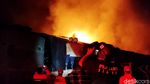 Potret Si Jago Merah yang Amuk Gudang Tiner di Sragen