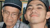 Ayah Rizki dan Ridho, Abdul Muthalib Pily, meninggal dunia pada 21 Mei 2021. Foto: dok. Instagram Rizki DA