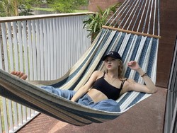 Gaya 8 Artis Korea Liburan ke Bali, Rose BLACKPINK Hingga Park Min Young