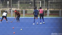 Yang sebelumnya dijadwalkan mengikuti agenda turnamen atau kompetisi, justru harus mendekam di rumah, menjaga diri agar tak terkena virus Corona.