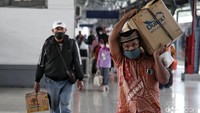 Sementara untuk penumpang yang tiba di Stasiun Pasar Senen sebanyak 5 ribu penumpang.