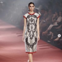 Memiliki tinggi 182 cm, Sophia Rogan sudah berkarier di dunia modelling sejak usianya 15 tahun.  Foto: Dok. Instagram @thesophiarogan