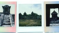 Yogyakarta juga kaya akan candi-candi peninggalan kerajaan di masa silam. Selain Candi Prambanan, Candi Ijo dan Ratu Boko, Candi Barong juga menarik untuk dijelajahi. Candi peninggalan Kerajaan Mataram Kuno ini bercorak Hindu dan diperkirakan dibangun pada abad ke-9 atau 10 masehi. Candi yang dahulu digunakan sebagai tempat pemujaan Dewa Wisnu dan Dewa Sri ini ditemukan kembali pada awal abad ke-20 dalam kondisi runtuh. Pemugaran pun dilakukan hingga selesai pada tahun 1992. Candi ini dinamai Candi Barong karena ditemukannya ukiran Makara dan Batara Kala yang menurut masyarakat sekitar memiliki kemiripan dengan barong.