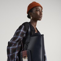 Koleksi terbaru Tommy Hilfiger untuk musim dingin 2021. Foto: dok. Courtesy of Tommy Hilfiger.