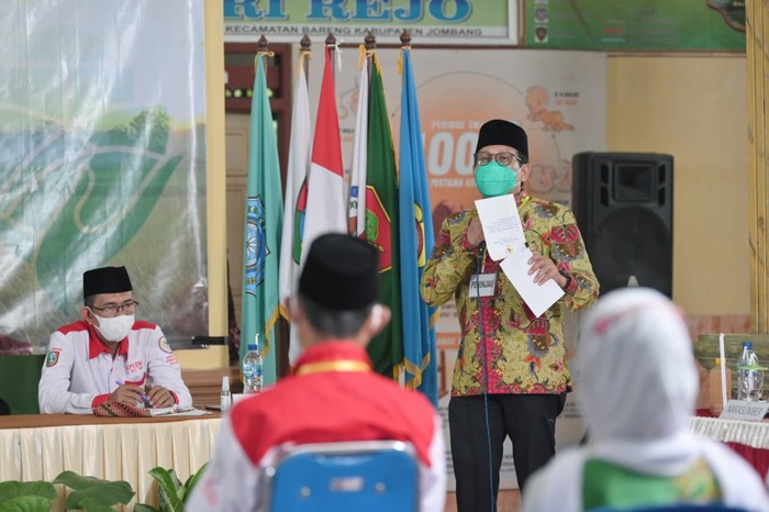Menteri Desa, Pembangunan Daerah Tertinggal dan Transmigrasi (Mendes PDTT) Abdul Halim Iskandar meninjau pelaksanaan pemutakhiran data berbasis SDGs desa di Kabupaten Jombang, Jawa Timur. Setidaknya terdapat dua desa yang telah menyelesaikan pemutakhiran, yakni Desa Pakel dan Desa Pulosari.
