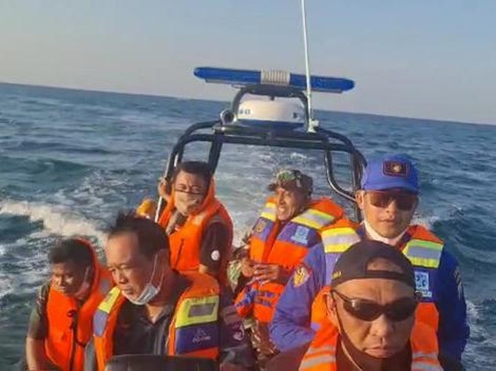benda misterius di perairan situbondo