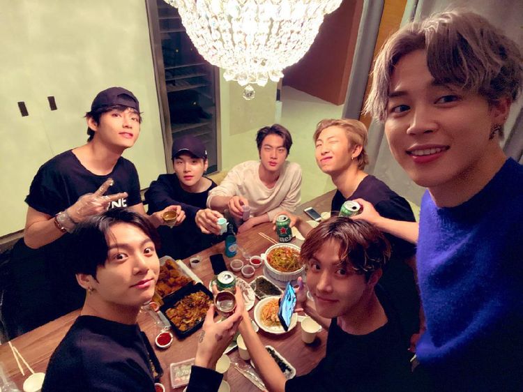 BTS Rilis Butter, Intip Momen Kompak Membernya Saat Makan Bareng