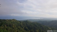 Puncak Buttu Bendera berada pada ketinggian 570 Mdpl. 