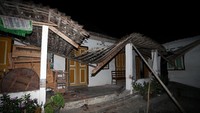 Gempa Blitar M 5,9 menimbulkan kerusakan di sejumlah wilayah di Jatim. Tercatat ada 7 daerah di Jatim terdampak gempa dengan kedalaman 110 km ini. ANTARA FOTO/IRFAN ANSHORI