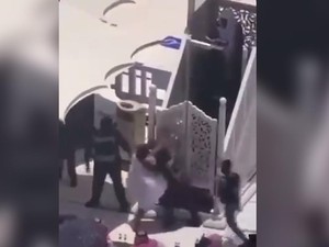 Detik-detik Pria Serang Khatib Salat Jumat di Masjidil Haram