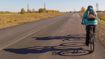 Wih bayangannya ada dua! Foto: via Brightside/Reddit RedFoxPro