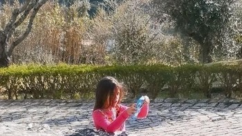 Loh, loh, ini badan anak perempuan ini ke mana? Foto: via Brightside/Reddit @MK24ever